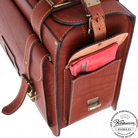 Кожаный портфель-кофр  "Универсал"  (коньяк)